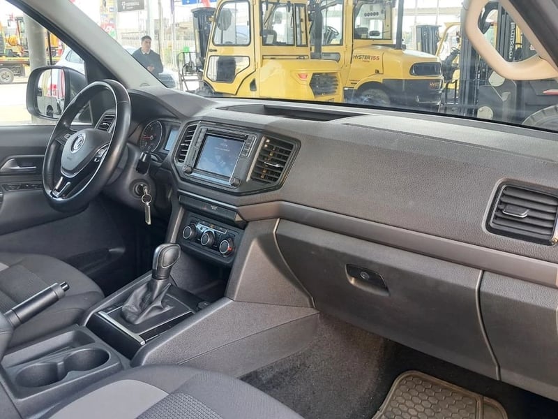 Volkswagen AMAROK COMFORTLINE AT 4X4 2.0 2023 - Imagen 17 de 20