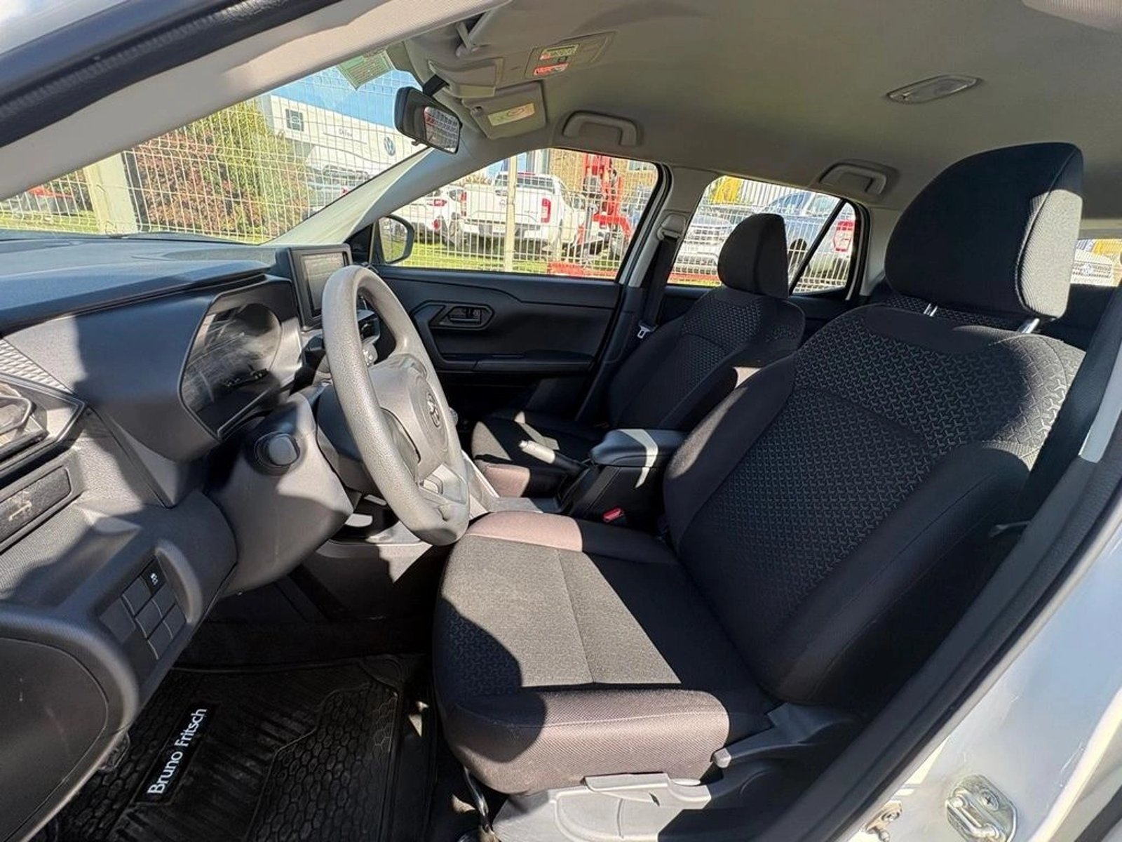 TOYOTA RAIZE 1.2 MT 2025 - Imagen 9 de 12