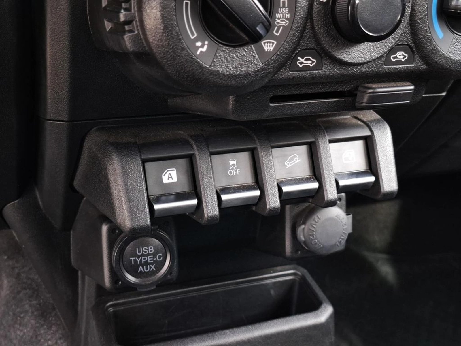 Suzuki JIMNY 1.5 GL VALOR + IVA 2025 - Imagen 18 de 20