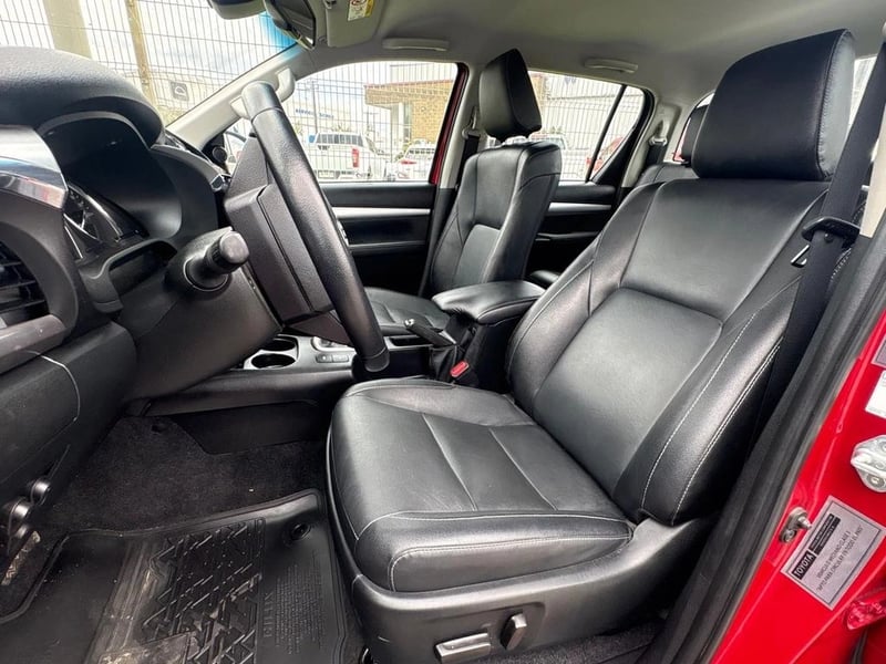 Toyota SRV 2.4 4x4 AUT. 2023 - Imagen 9 de 12