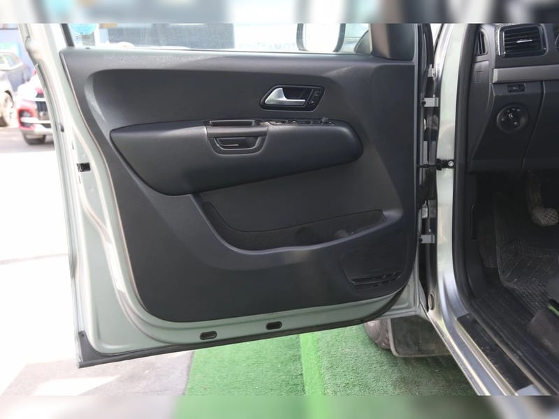 Volkswagen AMAROK 2.0 TREDLINE MT 4X4 DIESEL 2023 - Imagen 11 de 20