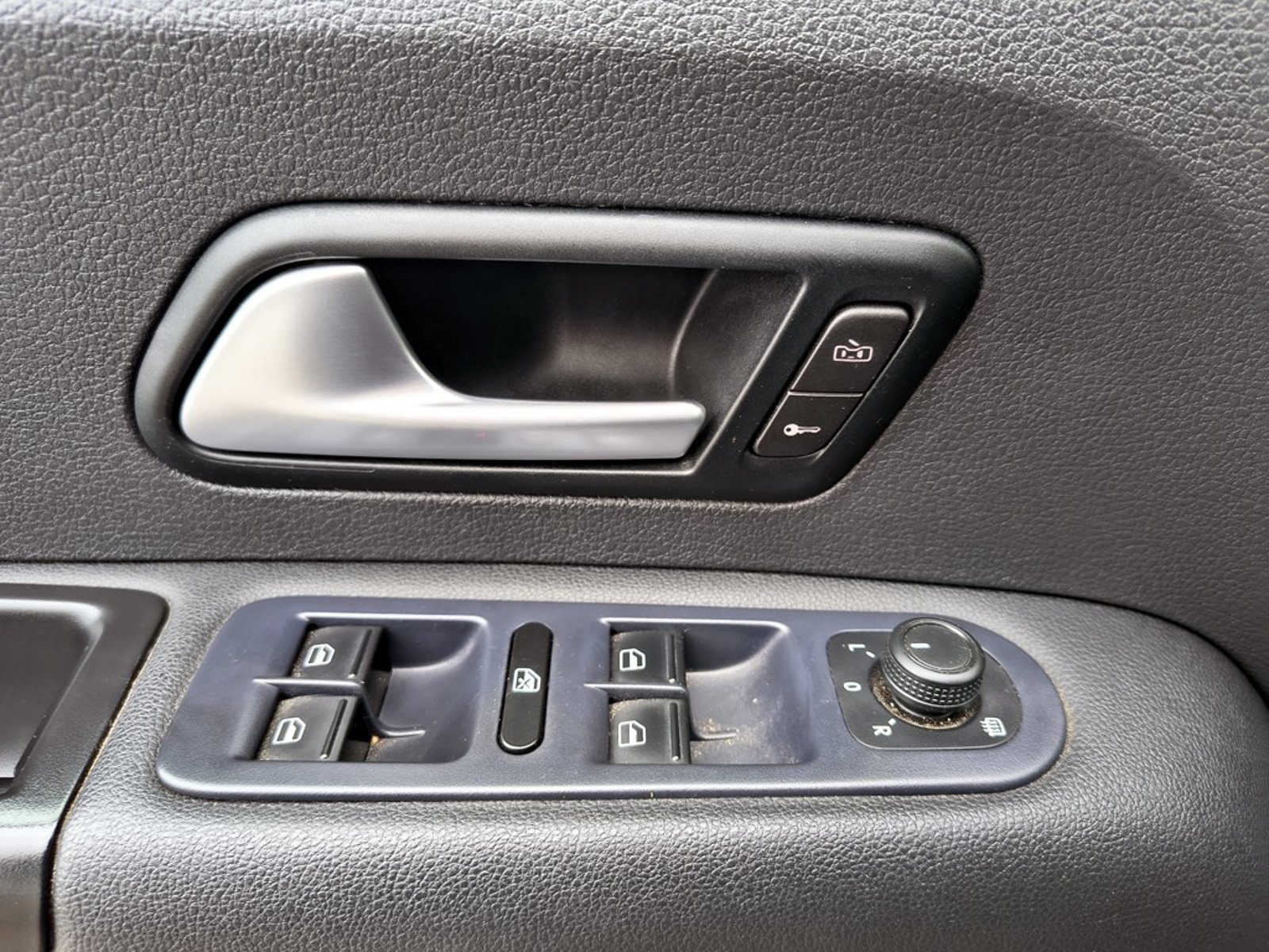 Volkswagen AMAROK 2.0 TRENDLINE 2022 - Imagen 8 de 20