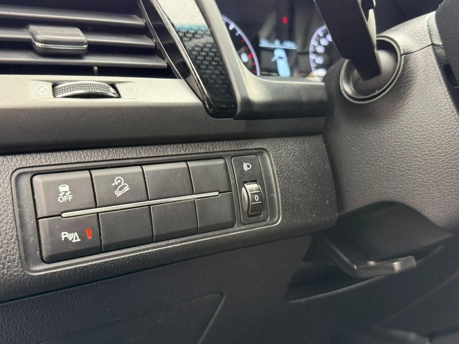 SsangYong MUSSO 2.2 LIMITED MT 4X4 DIESEL 2023 - Imagen 12 de 18