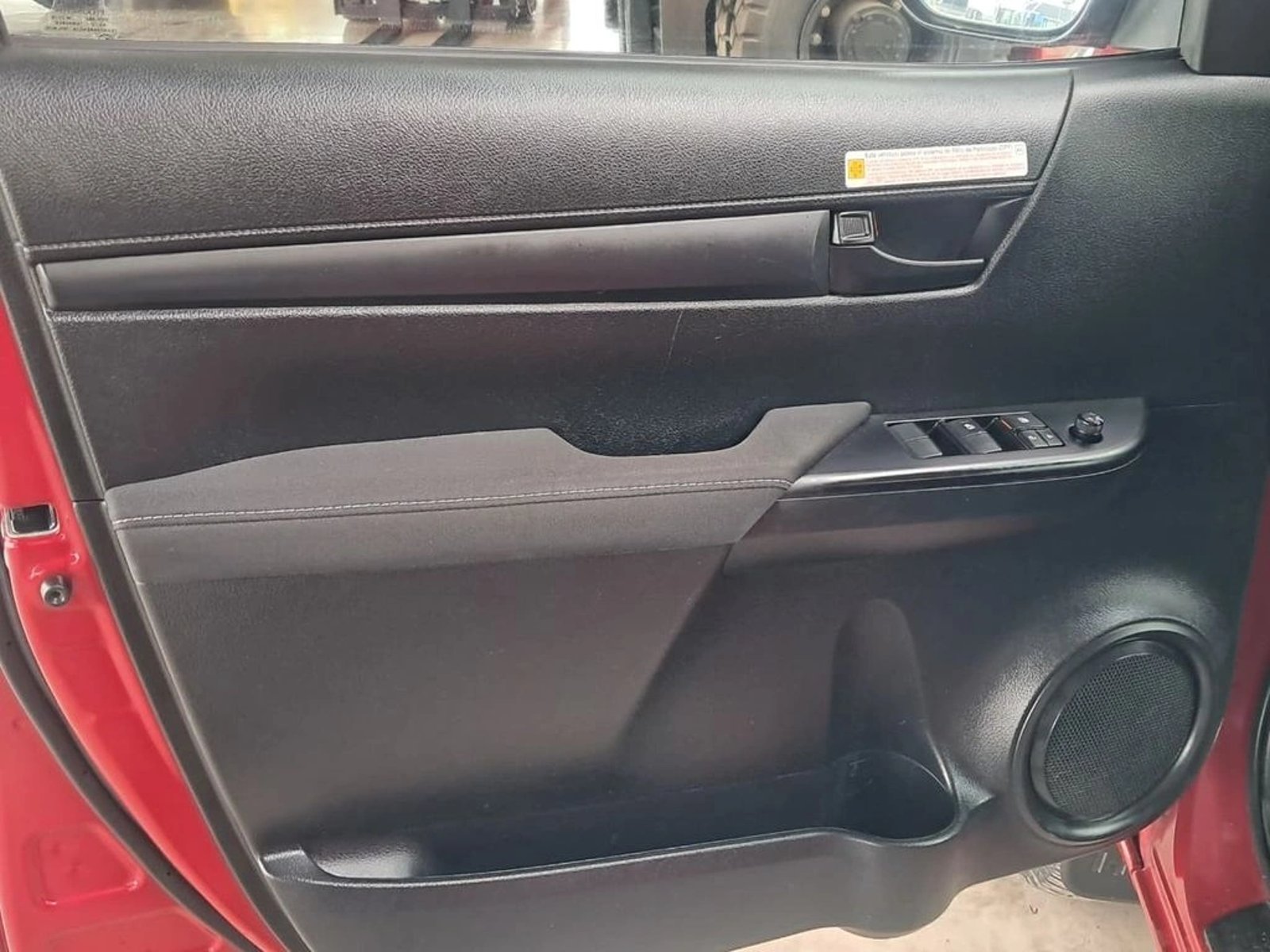 Toyota HILUX 2.4 DX 4X2 MT 2023 - Imagen 15 de 19