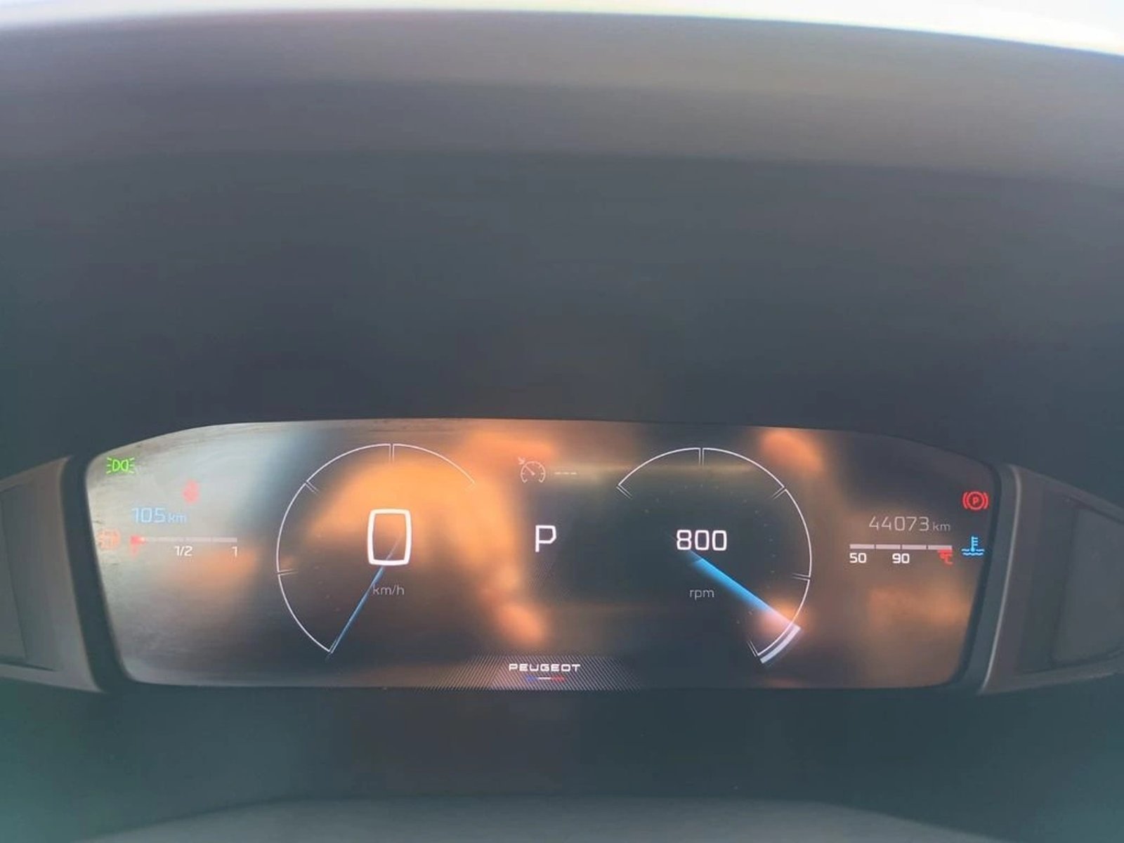 PEUGEOT 2008 ALLURE 1.5 DIESEL AT 2025 - Imagen 15 de 16
