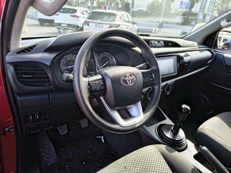 Toyota HILUX DX TSS 2.4 Diesel 4X2 T/M 2023 - Imagen 11 de 20