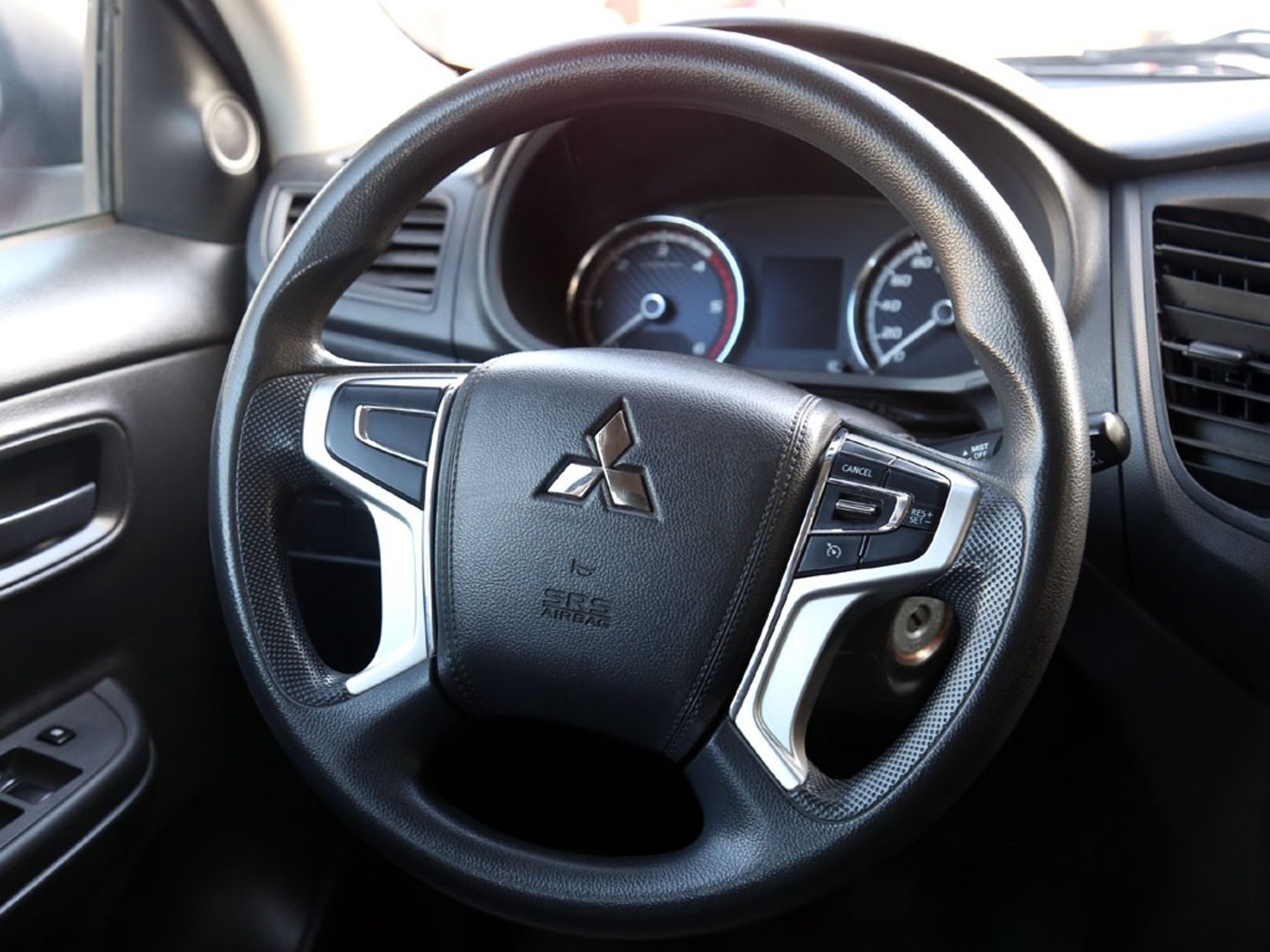 Mitsubishi L200 KATANA CRDI 2022 - Imagen 13 de 20