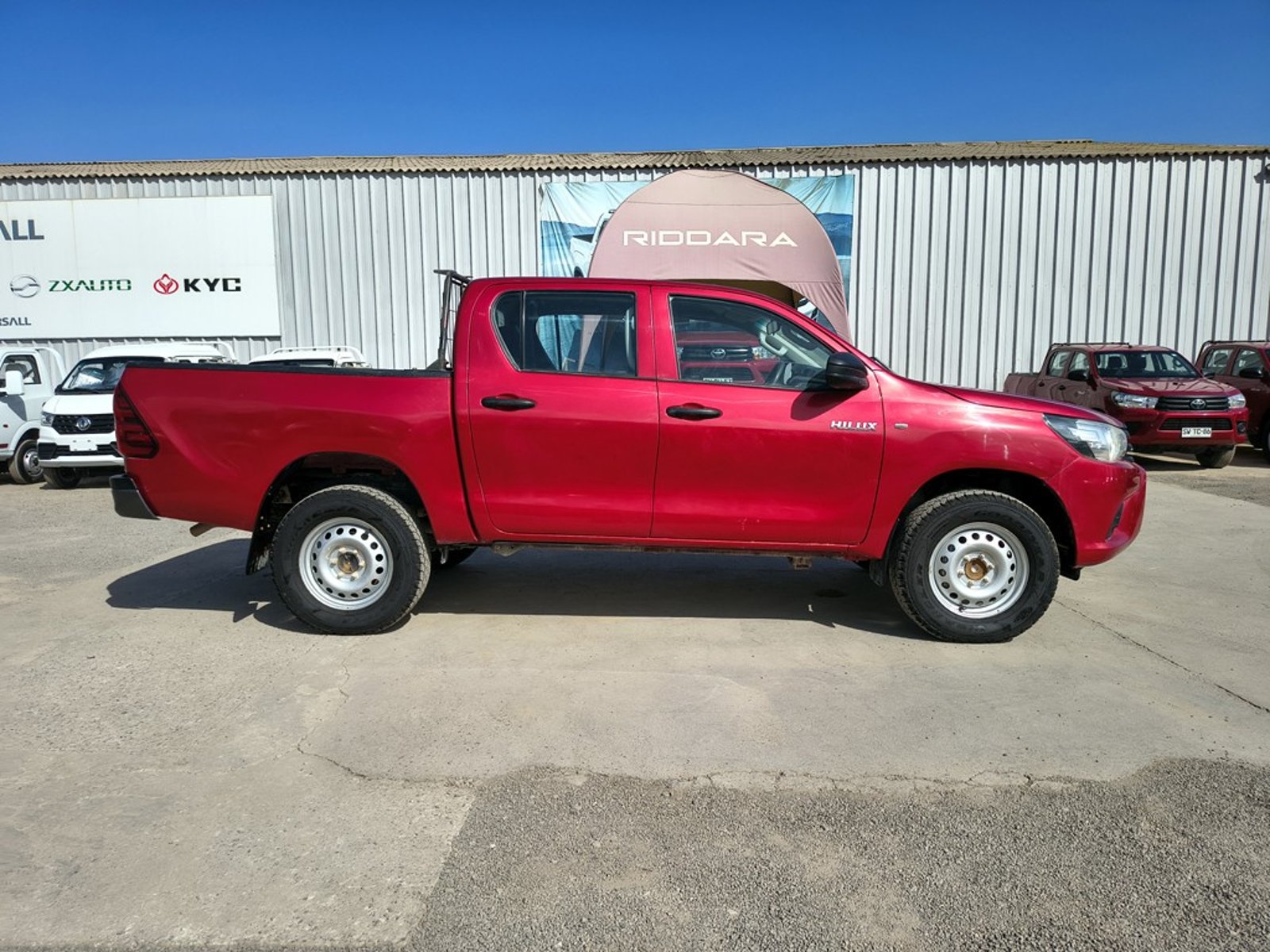 TOYOTA HILUX 2.4 DX 4X2 DIESEL MT 2024 - Imagen 4 de 18