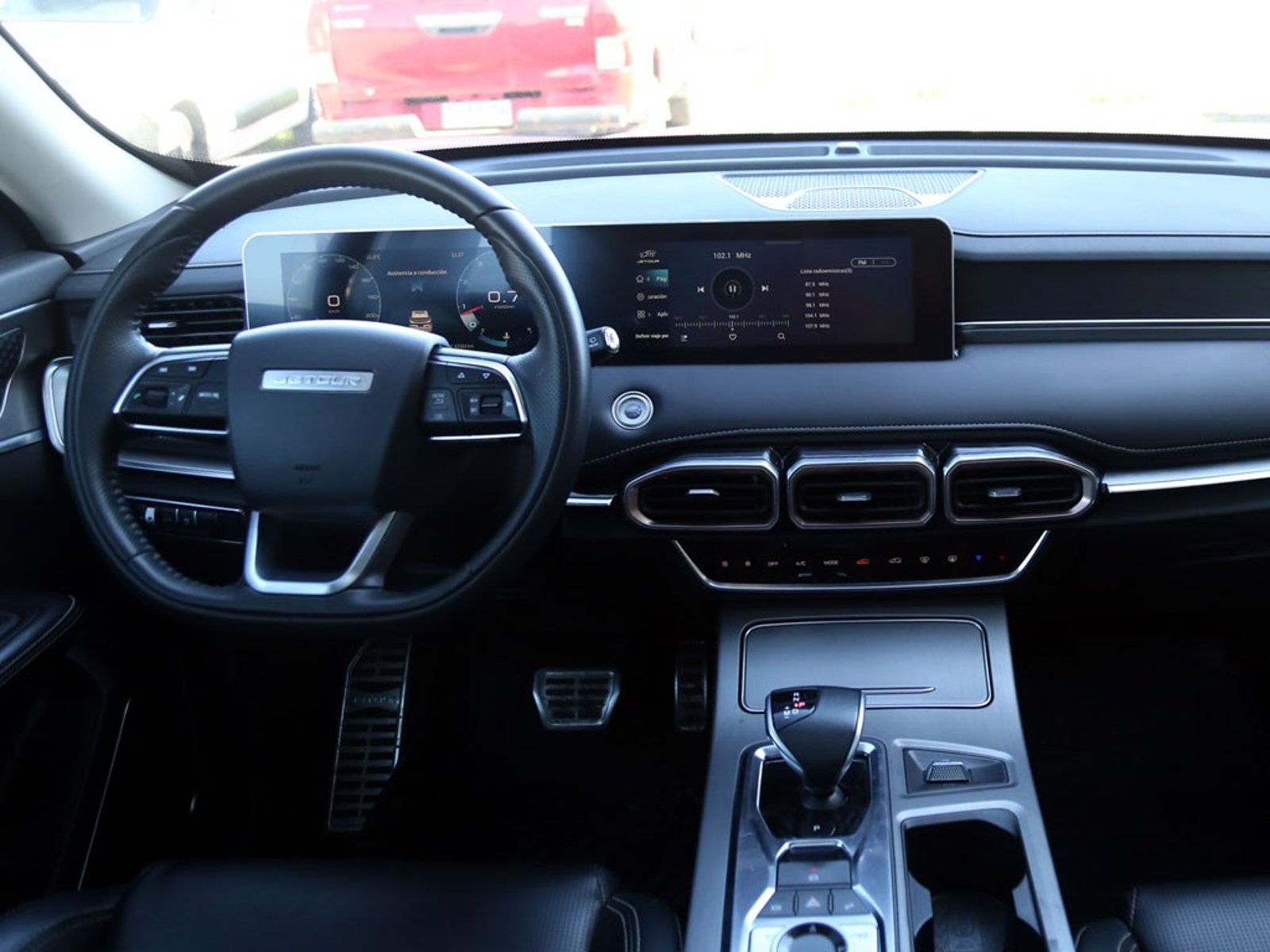 Jetour X70 PLUS 1.5T PLUS 4X2 AT 5P 2024 - Imagen 15 de 20