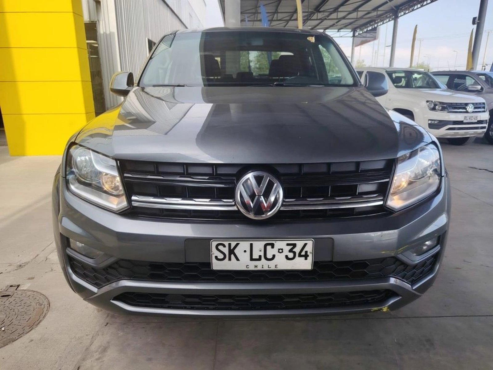 Volkswagen AMAROK 2.0 TRENDLINE DIESEL DOB. CAB. 4X2 MT 4P 2023 - Foto 2 de 16