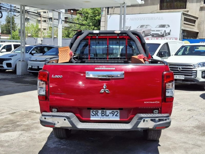Mitsubishi L200 2.4 KATANA CR 4X2 MT 2023 - Imagen 8 de 20