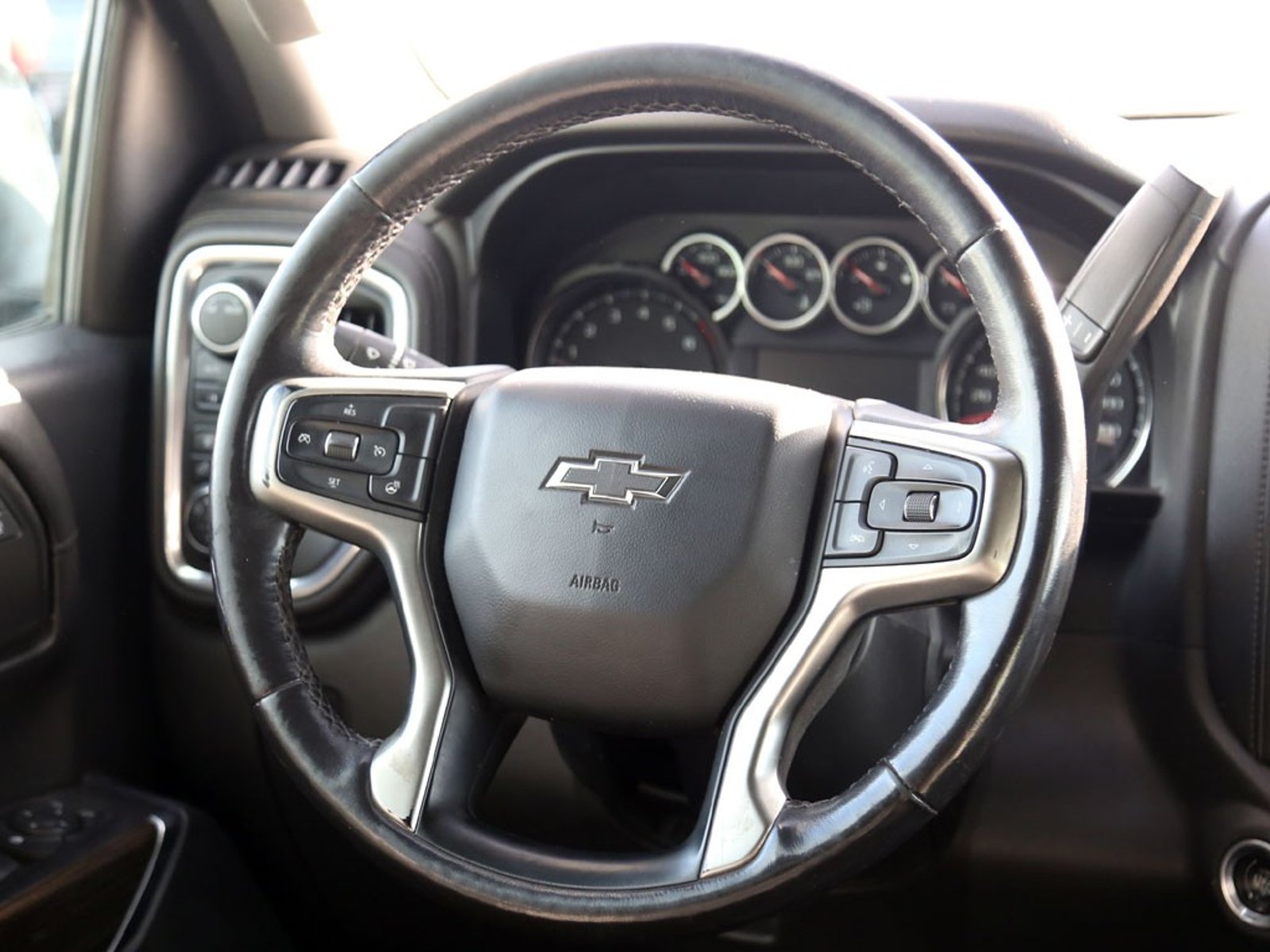 CHEVROLET SILVERADO 5.3 LT AT 4X4 2022 - Imagen 12 de 20