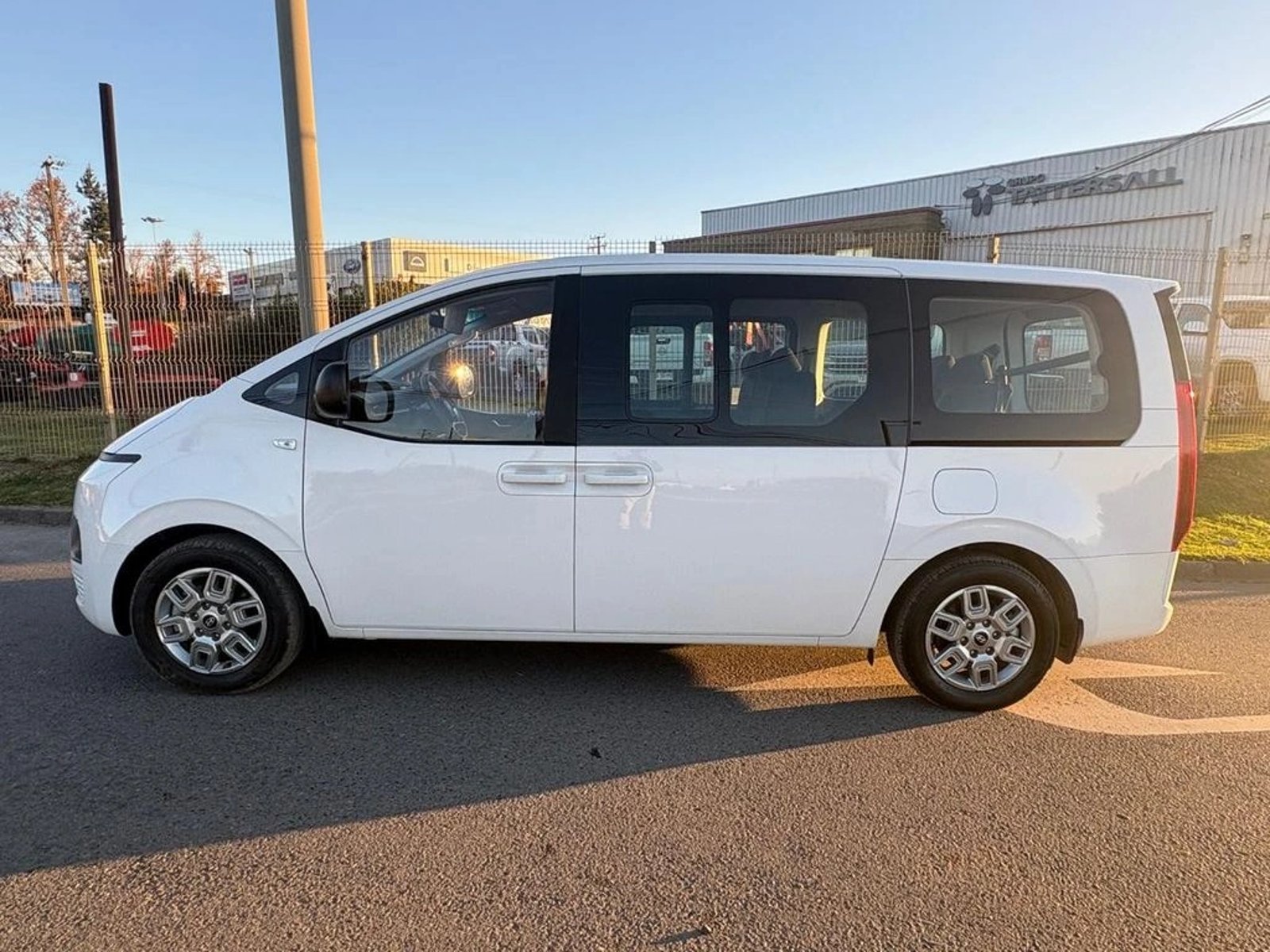 HYUNDAI STARIA FURGÓN US4 2.2 CRDI AUT. 2025 - Imagen 4 de 10
