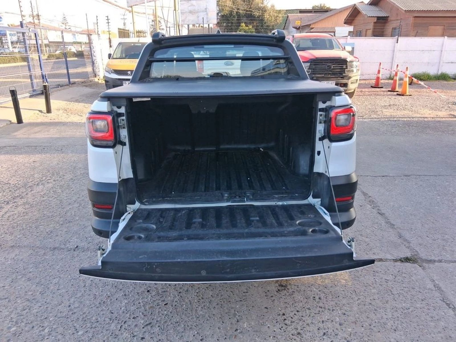 RAM 700 700 BIGHORN DCAB 1.3 2024 - Imagen 18 de 20
