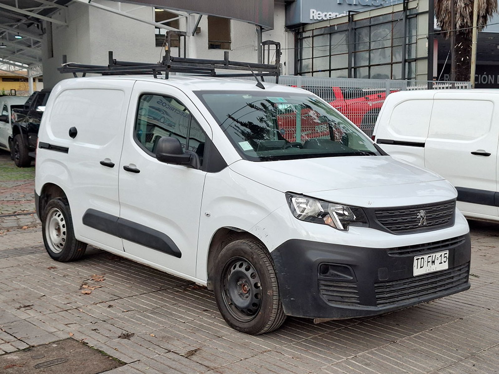 Peugeot PARTNER PARTNER L1 1.5 2024 - Foto 3 de 19