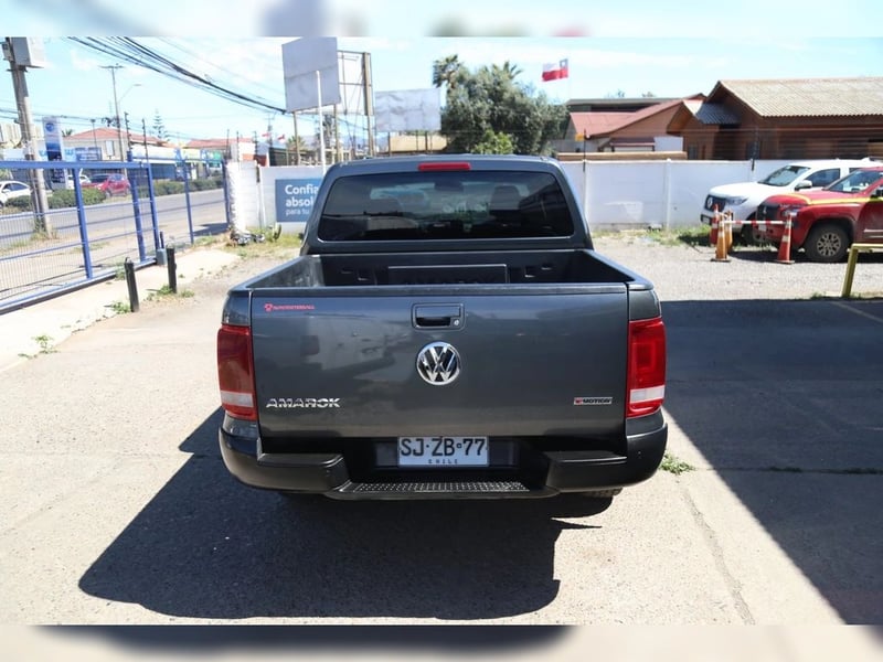 Volkswagen AMAROK 2.0 COMFORTLINE DIESEL 4MOTION 4X4 DOB. CAB. AT 4P 2023 - Imagen 7 de 20