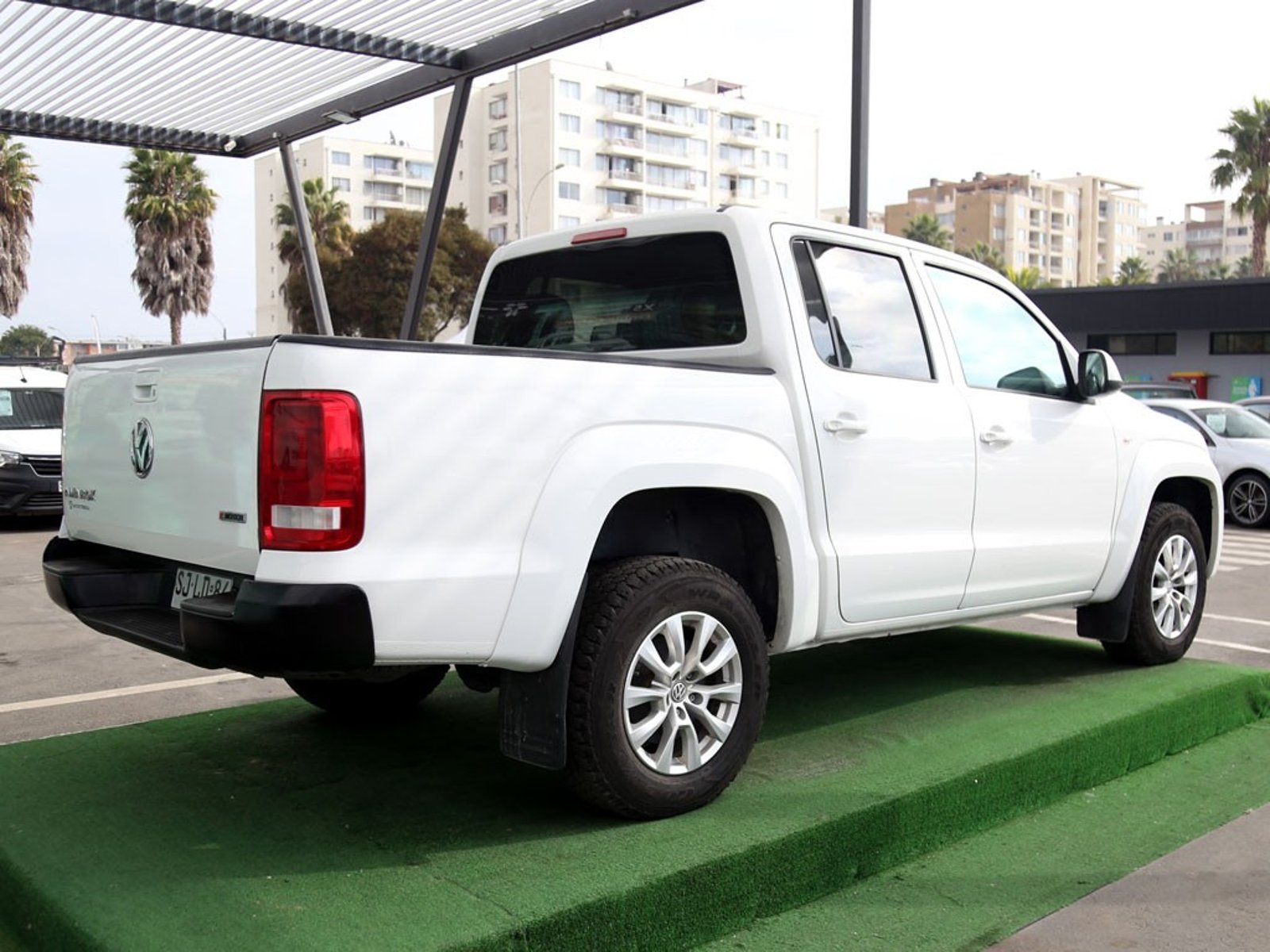 VOLKSWAGEN AMAROK 2.0 TREDLINE 4X4 MT 2023 - Imagen 5 de 20