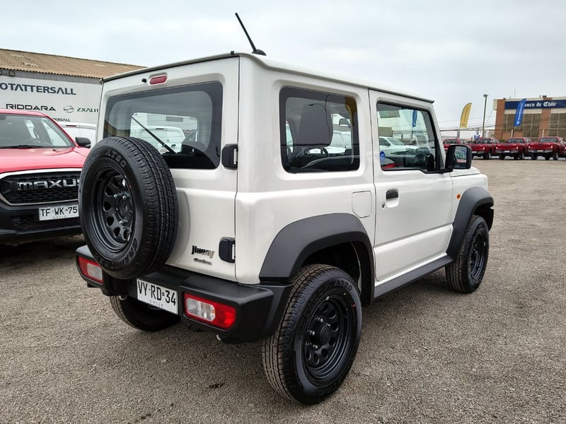 Suzuki JIMNY GL WINCHE MT 4X4 PRECIO+ IVA 2026 - Imagen 7 de 19