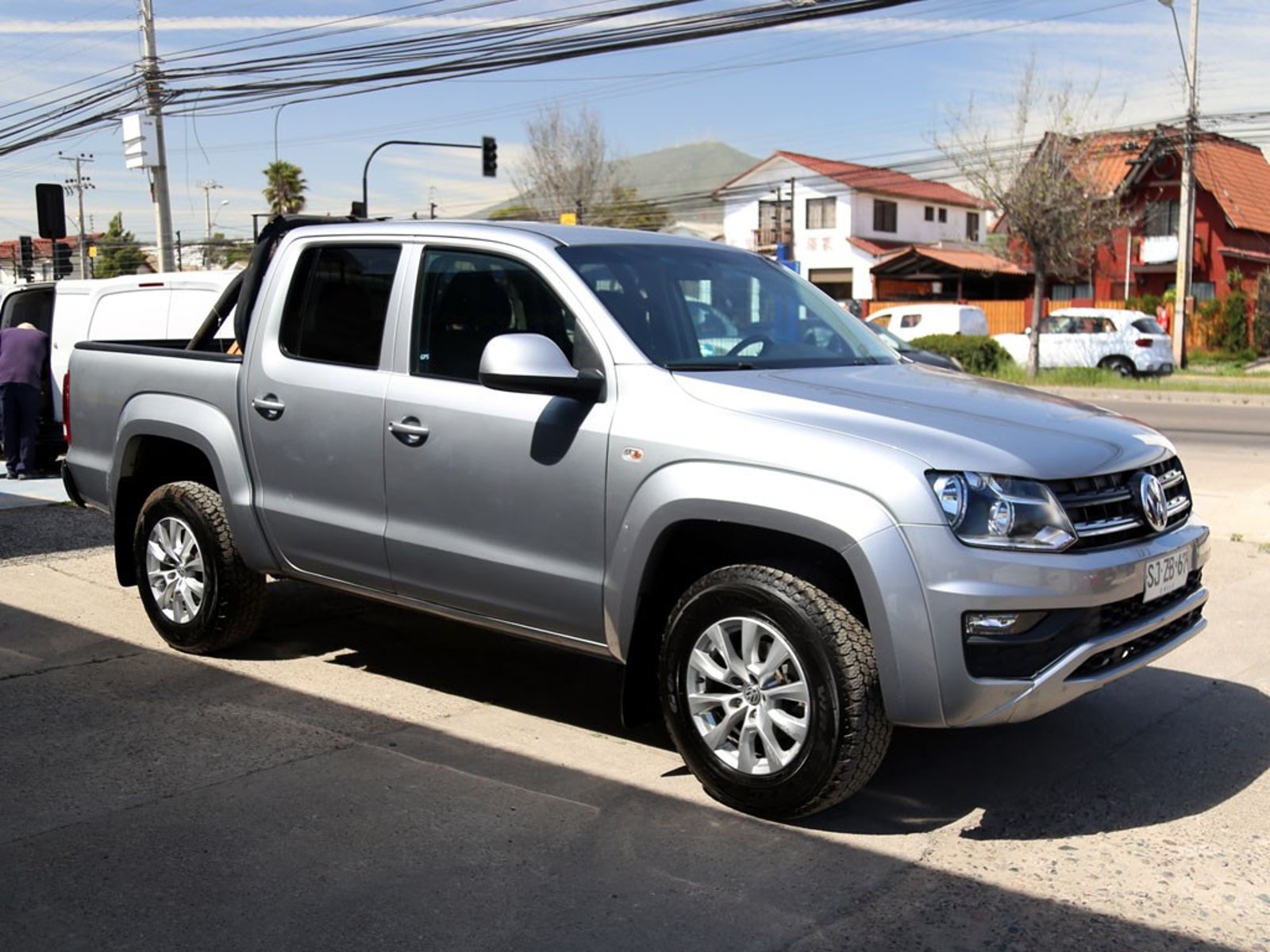 Volkswagen AMAROK 2.0 TRENDLINE DIESEL 4X4 MT 2023 - Foto 3 de 20