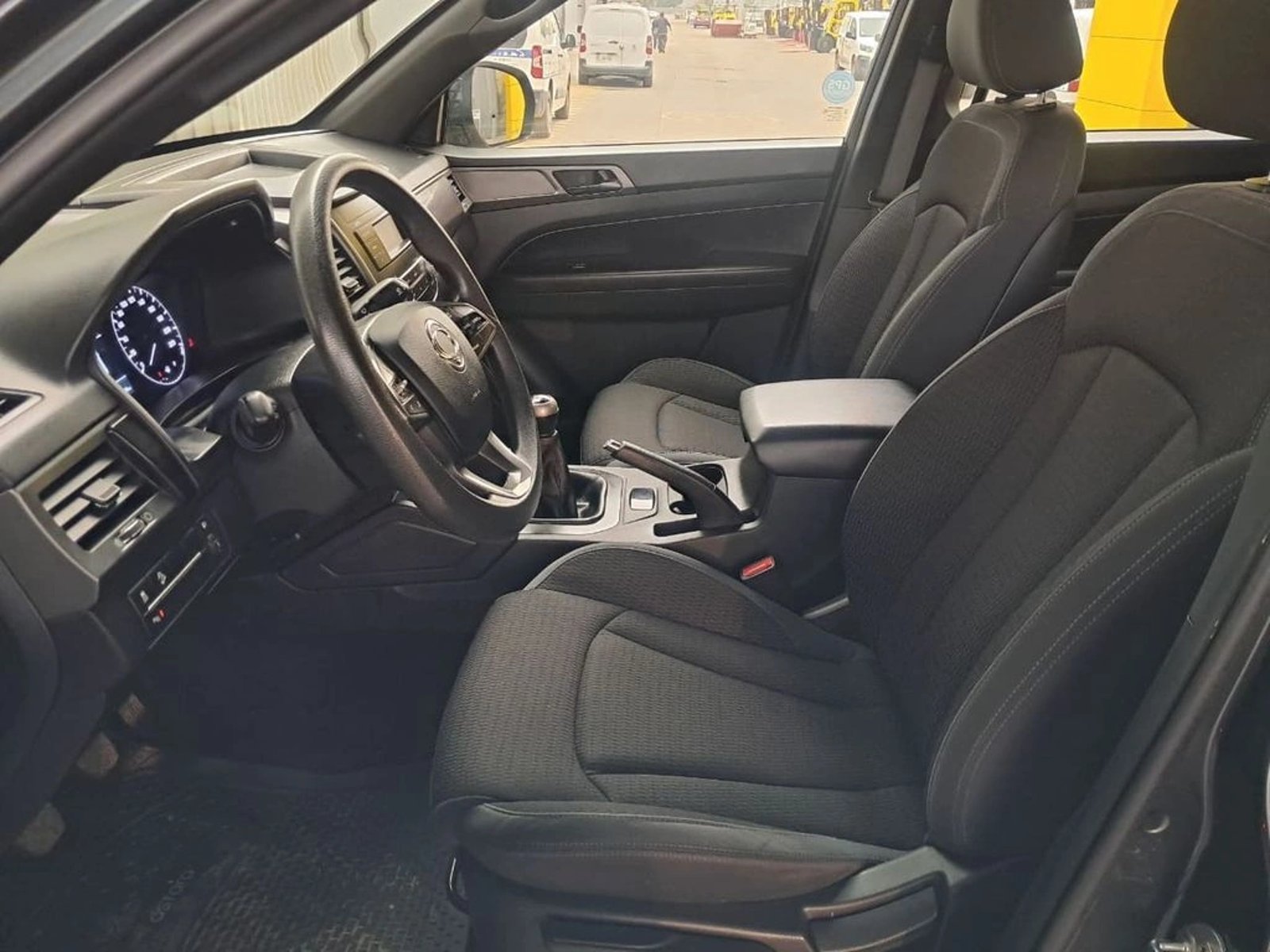 SsangYong GRAND MUSSO 2.2 DSL 4X2 MT 2024 - Imagen 13 de 20