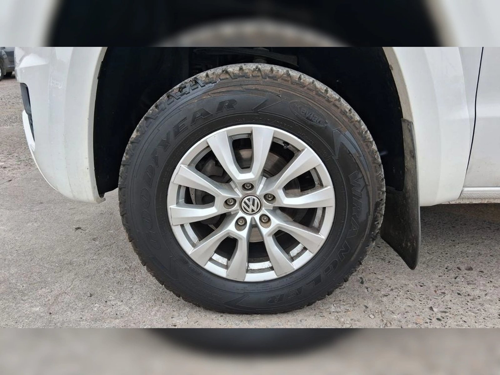 VOLKSWAGEN AMAROK 2.0 TRENDLINE DIESEL 4MOTION 4X4 DOB. CAB. MT 4P 2023 - Imagen 19 de 19