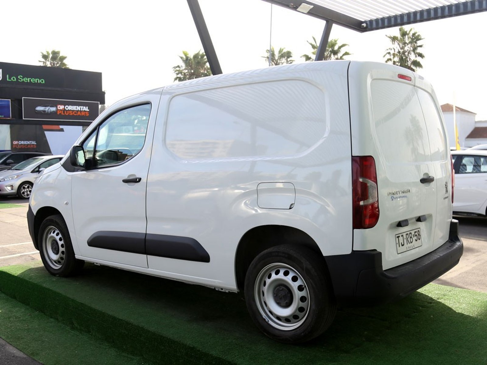 Peugeot PARTNER 1.5 L1 MT DIESEL 2024 - Imagen 9 de 19