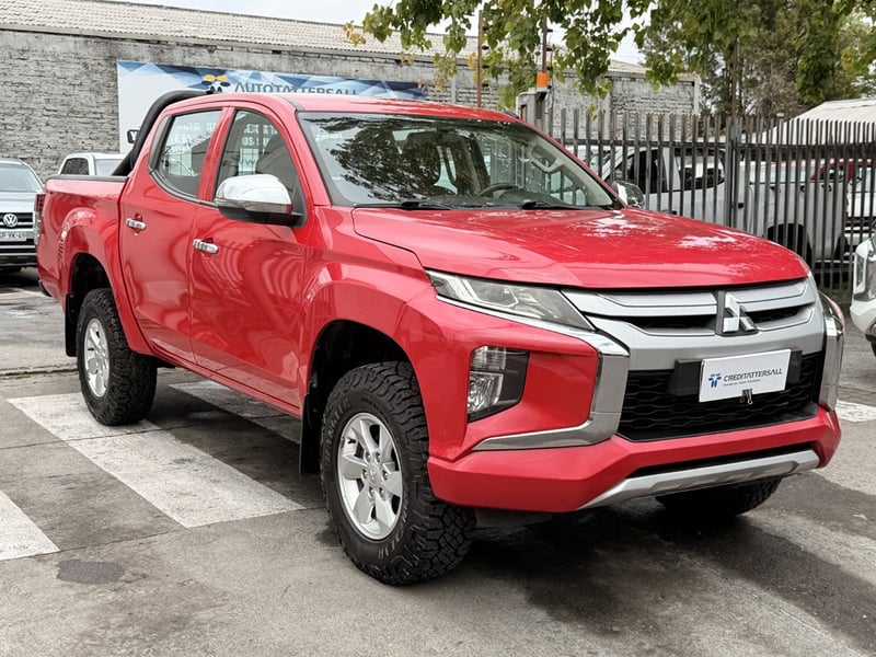 Mitsubishi L200 KATANA CRT 2023 - Imagen 3 de 20