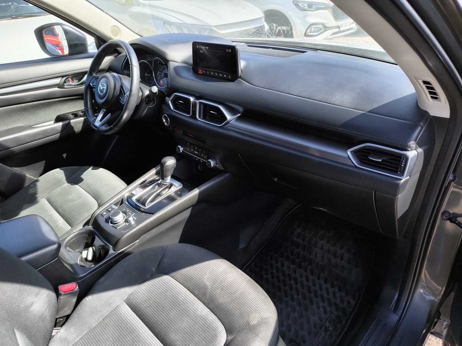 MAZDA CX-5 2.0 Gasolina 4x4 T/A 2024 - Imagen 18 de 18
