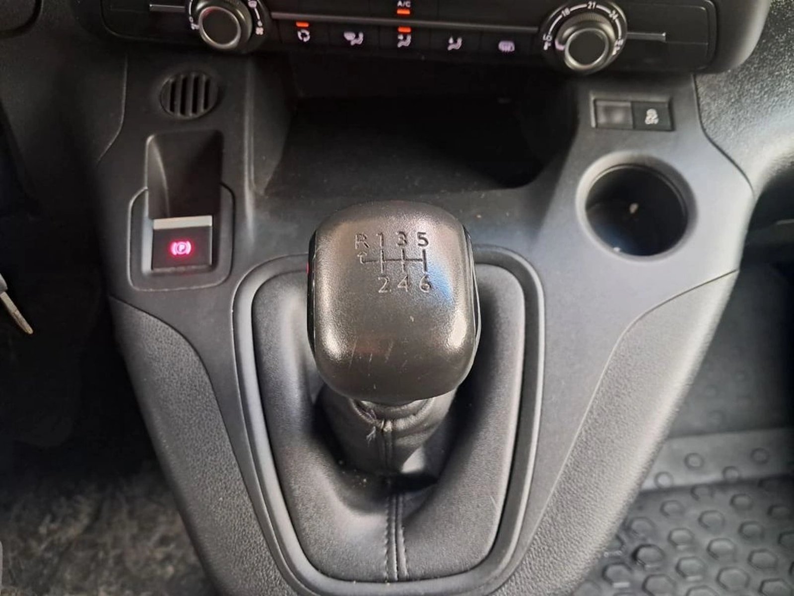 Peugeot PARTNER L1 1.5  HDI 4X2 MT 2023 - Imagen 17 de 19