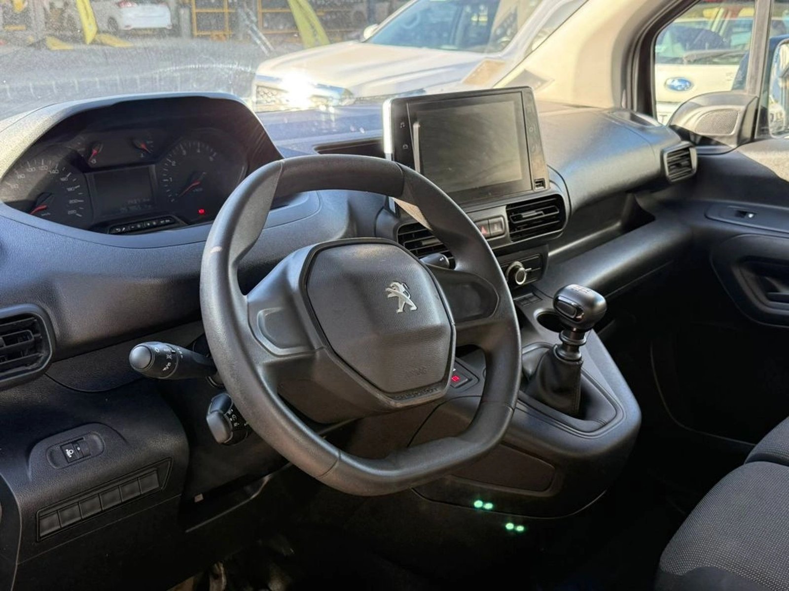PEUGEOT PARTNER 1.5 L1 HDI DIESEL 100HP 4X2 MT 5P 2024 - Imagen 9 de 12