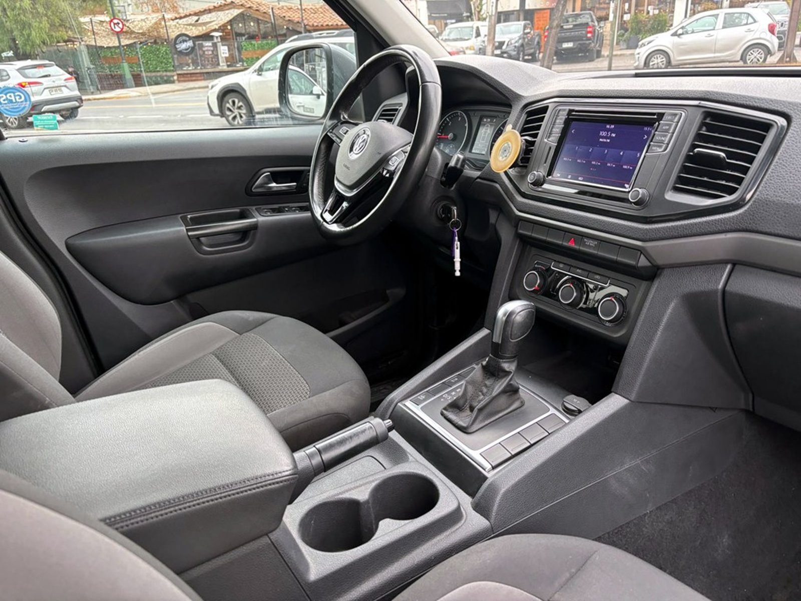 VOLKSWAGEN AMAROK Amarok Confortline 4X4 AT 2021 - Imagen 14 de 19