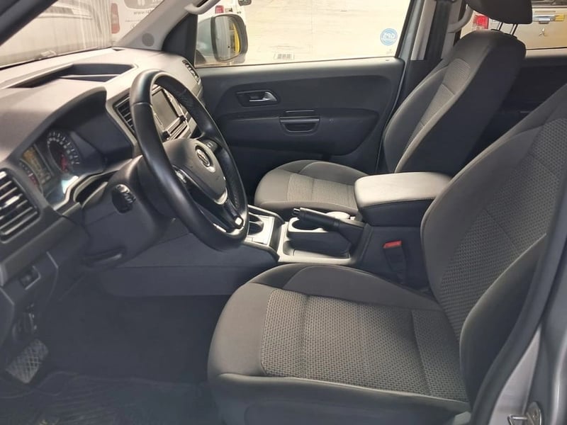 Volkswagen AMAROK COMFORTLINE 2.0 AT 4X4 2023 - Imagen 13 de 20