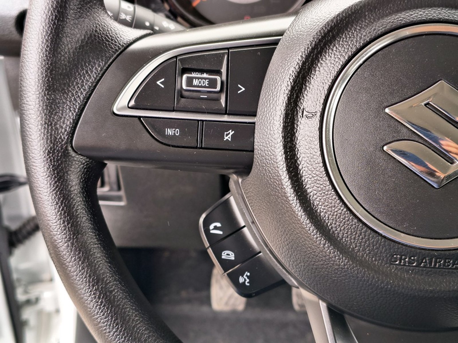 Suzuki JIMNY GL WINCHE MT 4X4 PRECIO+ IVA 2026 - Imagen 11 de 19