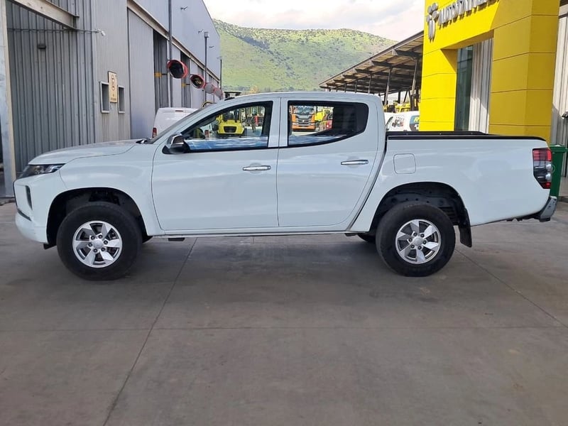Mitsubishi L200 KATANA 2.4 CR MT 4X2 2021 - Imagen 10 de 20