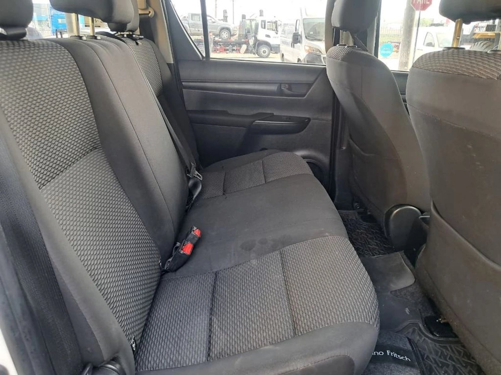 TOYOTA HILUX DX 2.4 4X2 2022 - Imagen 13 de 20