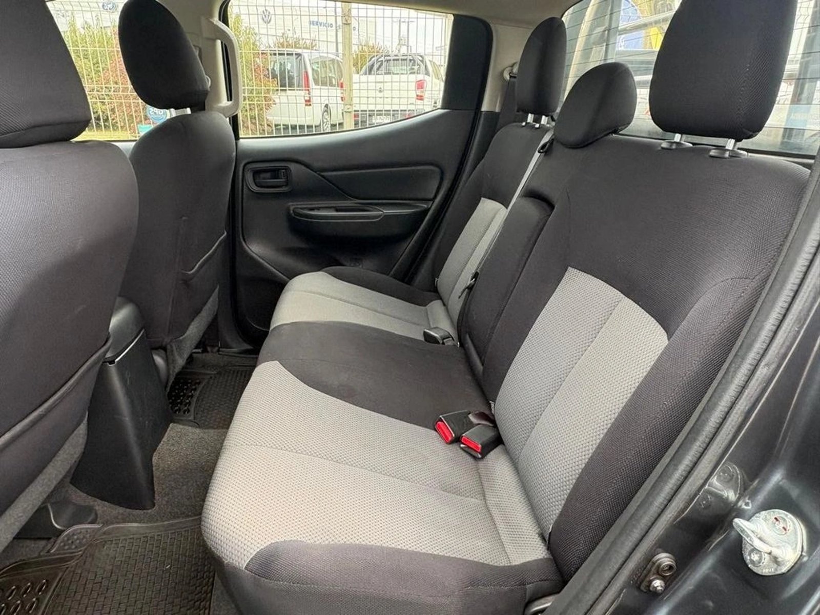 MITSUBISHI L200 KATANA CR 4X2 2022 - Imagen 10 de 11