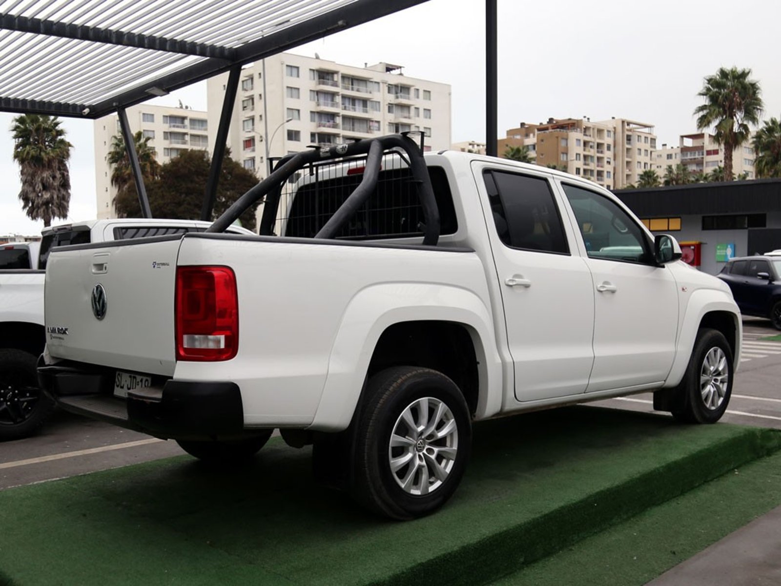 Volkswagen AMAROK TRENDLINE 2.0 DIESEL 4X2 T/M 2023 - Imagen 5 de 20