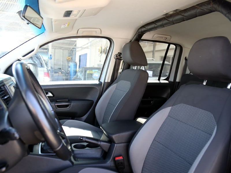 Volkswagen AMAROK 2.0 TRENDLINE DIESEL 4X4 MT 2023 - Imagen 12 de 20