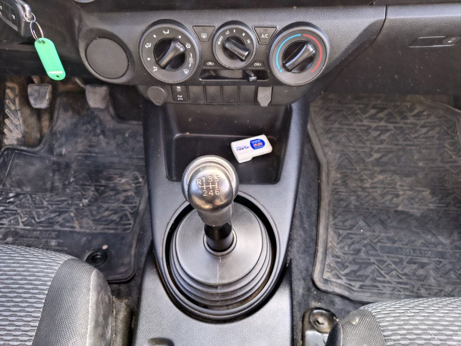 TOYOTA HILUX HILUX TSS 2.4 Diesel 4X2 T/M 2022 - Imagen 16 de 18