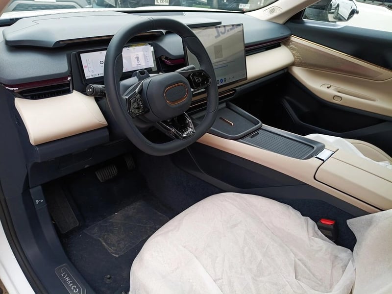 Lynk & Co 08 PHEV PRO 2027 - Imagen 16 de 20