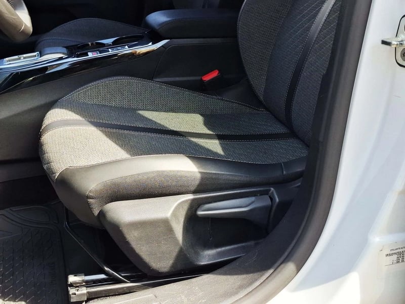 Peugeot 2008 1.5 BlueHDI  Auto Allure 2025 - Imagen 14 de 20