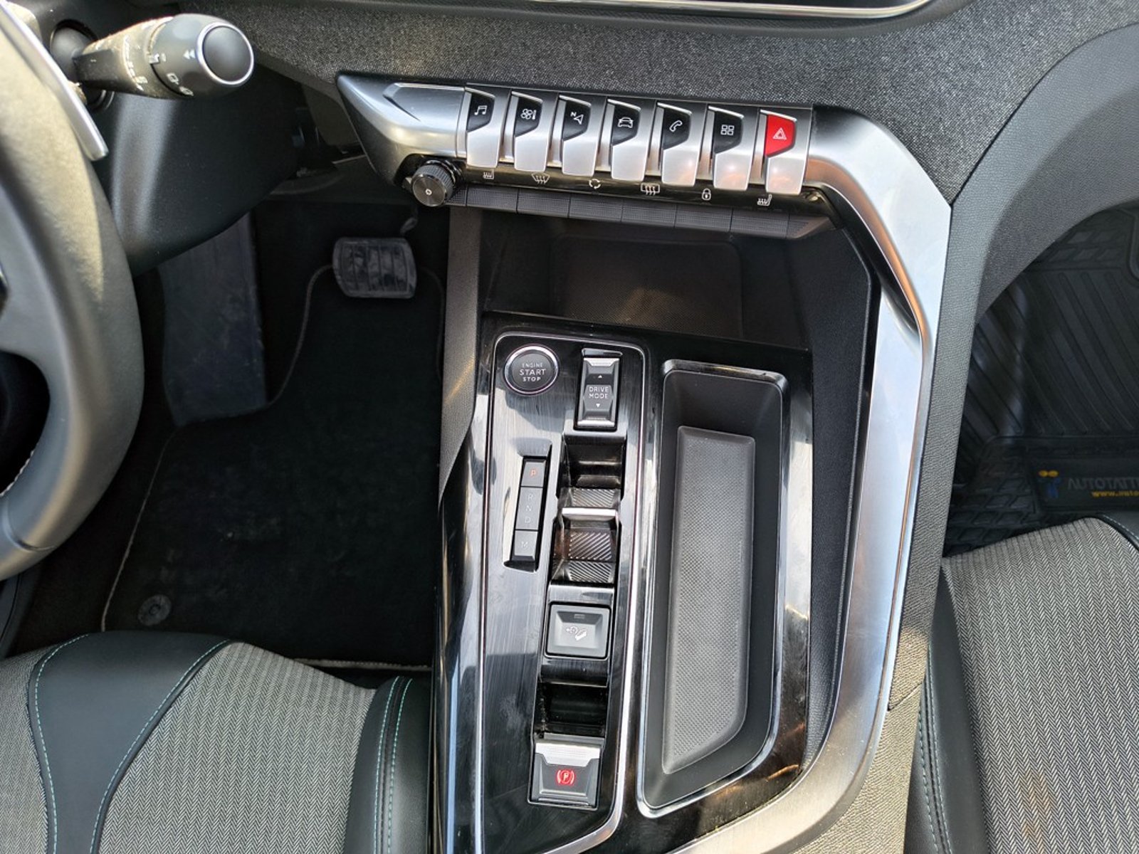 PEUGEOT 5008 1.6 ALLURE PACK 2024 - Imagen 19 de 20