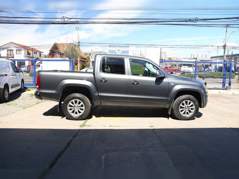 Volkswagen AMAROK 2.0 COMFORTLINE DIESEL 4MOTION 4X4 DOB. CAB. AT 4P 2023 - Imagen 4 de 20