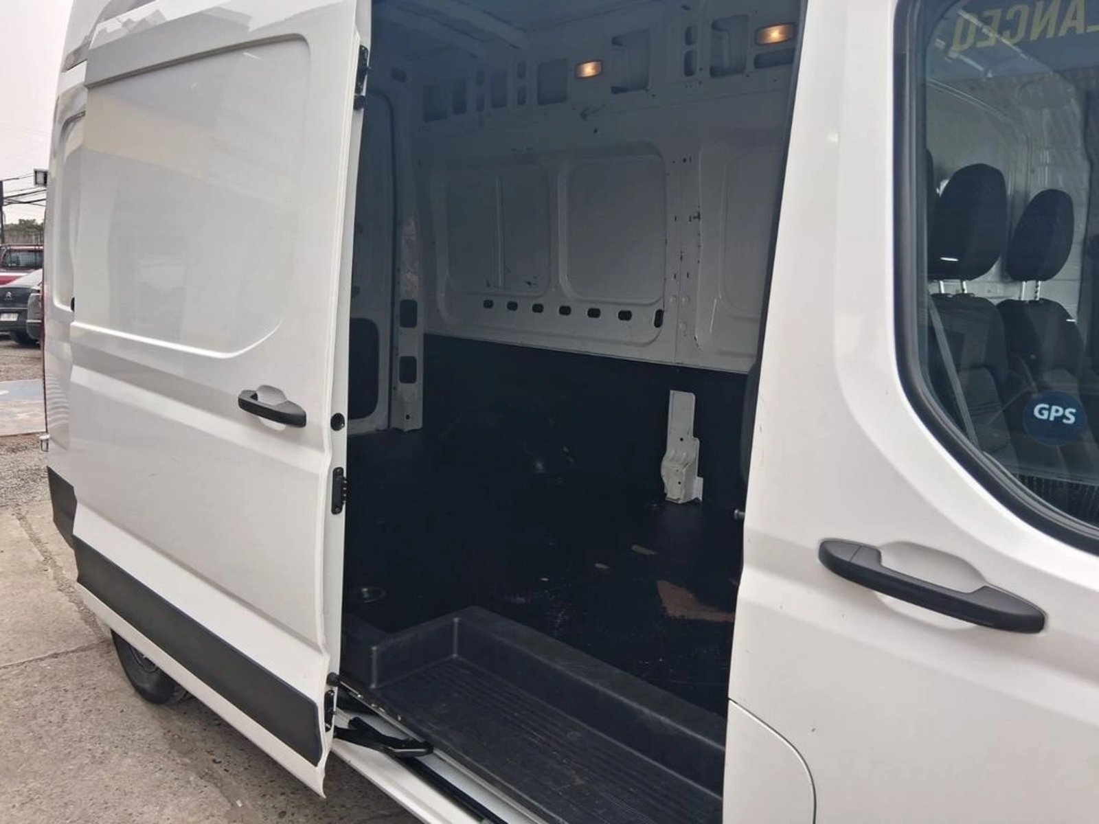 MAXUS DELIVER9 CARGO L3H3 RWD 2.0 2024 - Imagen 19 de 20