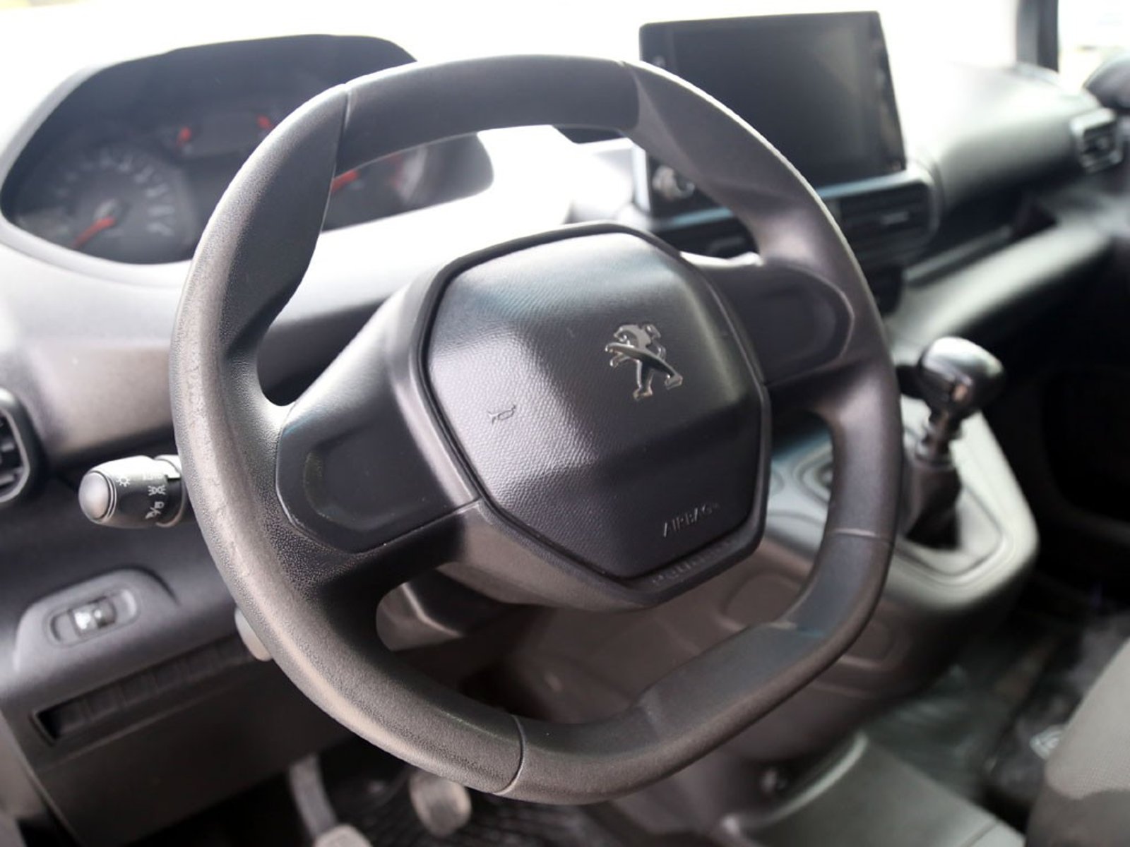 PEUGEOT PARTNER 1.5 L1 HDI DIESEL 100HP 4X2 MT 5P 2024 - Imagen 12 de 19