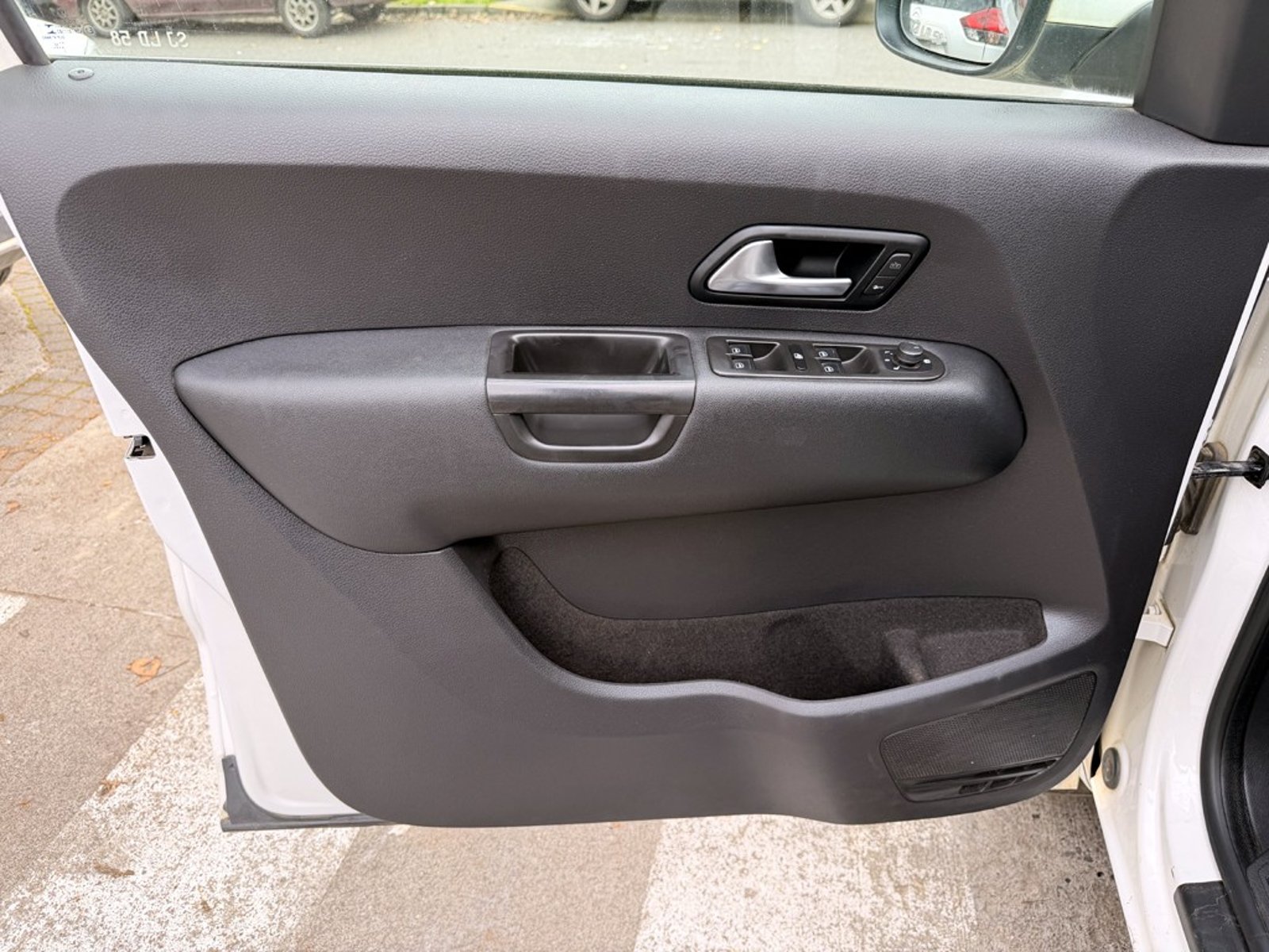 Volkswagen AMAROK 2.0 TRENDLINE 4X4 MT 2023 - Imagen 9 de 20