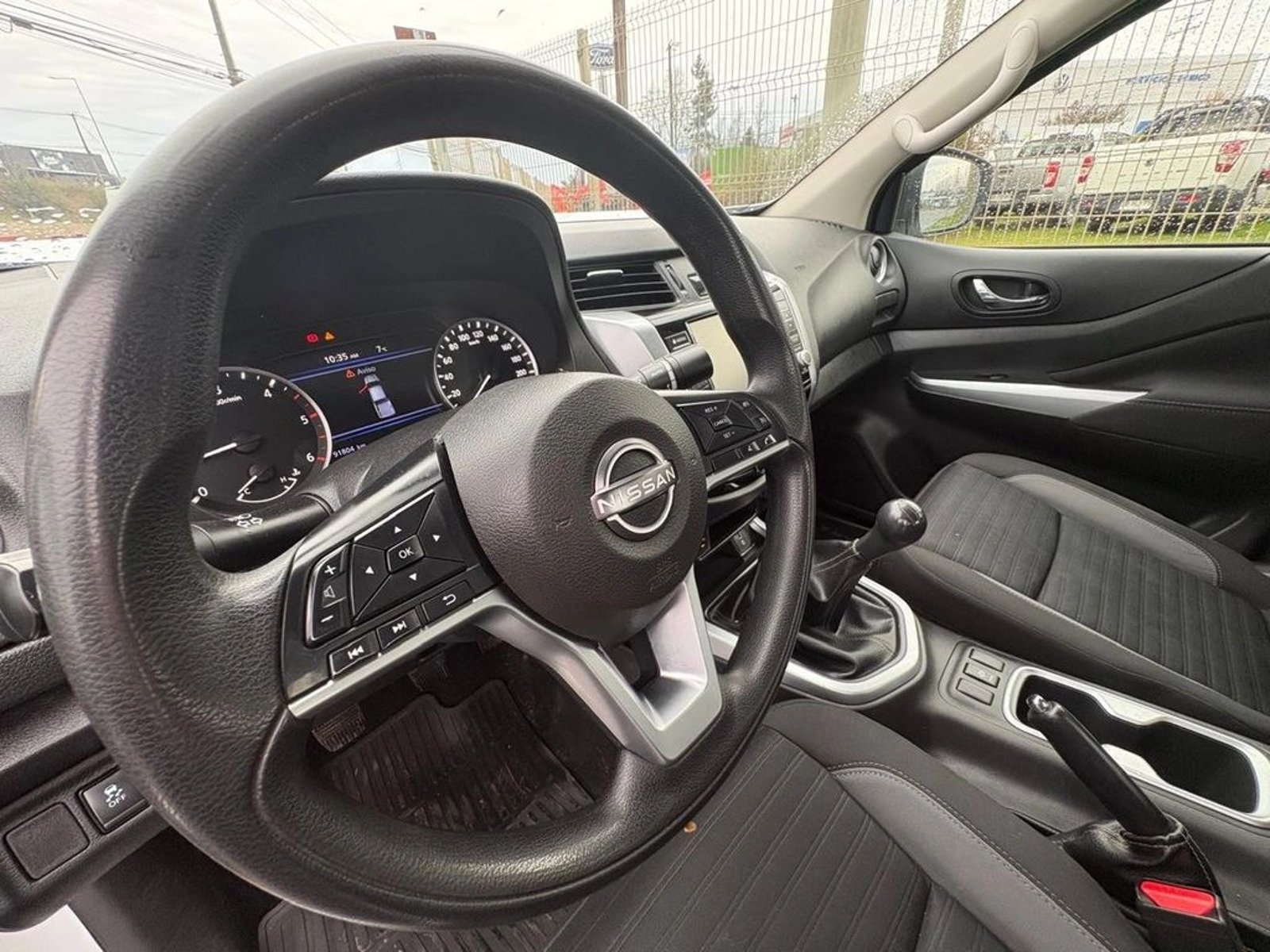 Nissan NAVARA 2.3 MT 4X2 2023 - Imagen 8 de 11