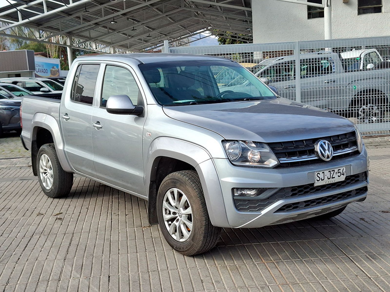 Volkswagen AMAROK 2.0 Confortline 4X2 MT 2023 - Imagen 3 de 20