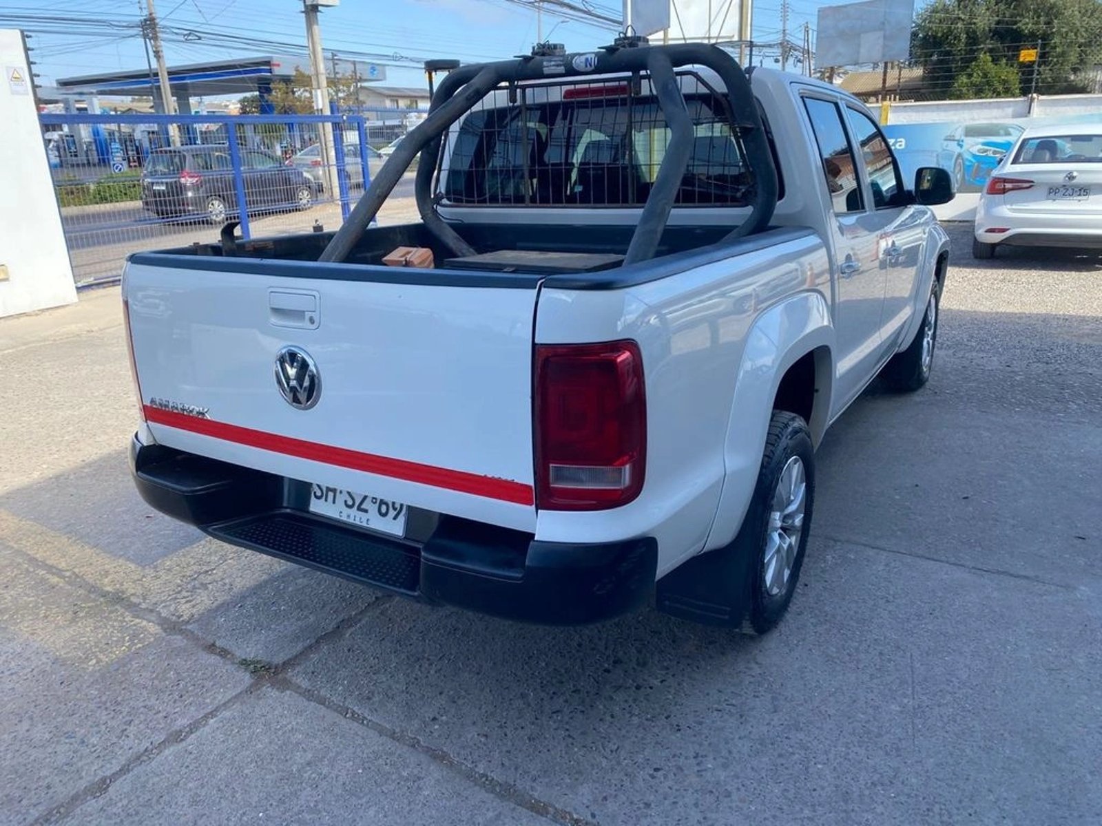 VOLKSWAGEN AMAROK 2.0 TRENDLINE 4MOTION MT 4X4 DIESEL 2023 - Imagen 5 de 16