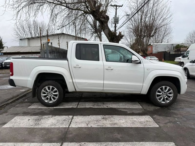 Volkswagen AMAROK 2.0 COMFORTLINE 4X4 AT 2023 - Imagen 4 de 12
